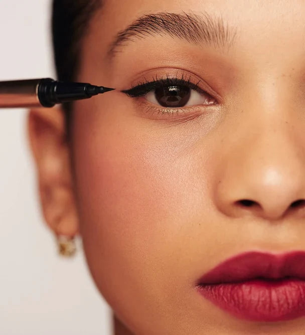 The Wing Eyeliner Liquido Waterproof